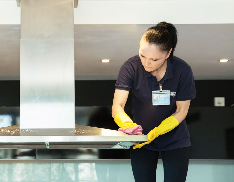 Holiday rental cleaner polishing extractor